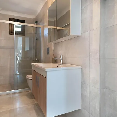 Fethiye Oeluedeniz'De Muestakil Havuzlu Dag Manzarali Tripleks Villa A3 Villa *