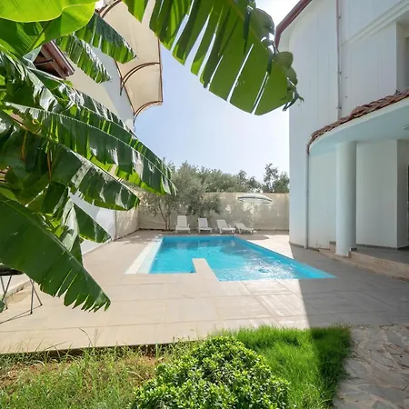 Villa Fethiye Oeluedeniz'De Muestakil Havuzlu Dag Manzarali Tripleks Villa A3 *