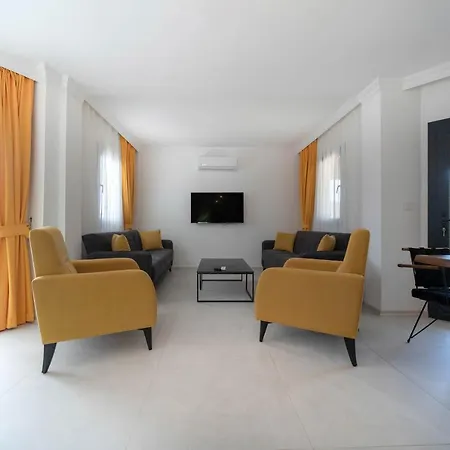 Fethiye Oeluedeniz'De Muestakil Havuzlu Dag Manzarali Tripleks Villa A3 * Oludeniz