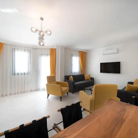 Fethiye Oeluedeniz'De Muestakil Havuzlu Dag Manzarali Tripleks Villa A3 * Oludeniz